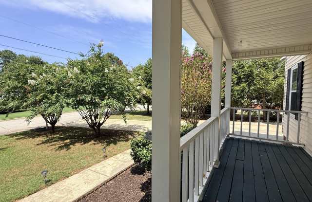 211 Holden Drive Gallery 3