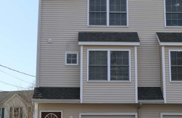 25 W Silver Street unit: 25 photos photos