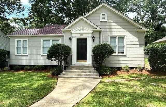 510 Hartfield Street Gallery 2