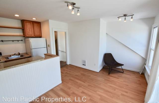 2222 Eastlake Ave E Suite B (Upper) Gallery 2