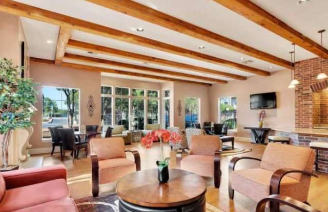 17667 Henderson Pass Gallery 3