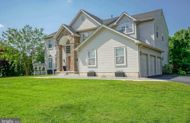 8 WAGON Road Gallery 3