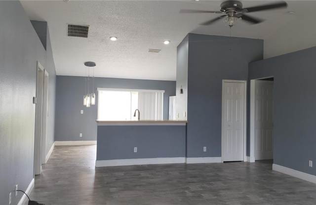 5141 PINE NEEDLE Drive Gallery 3