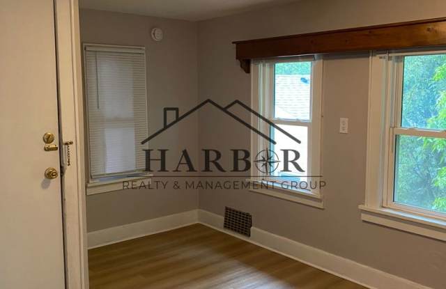 867 8th Avenue Southeast - 1 photos photos