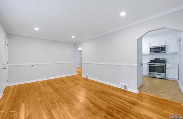 345 Merritt Avenue Gallery 4