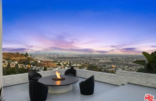 2231 Sunset Plaza Dr Gallery 1