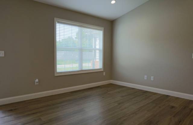 249 Oak Grove Circle Gallery 4