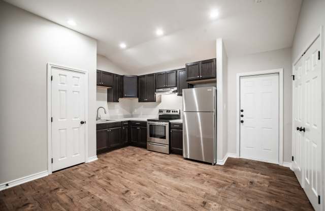 803 S Main St photos photos 803 S Main St photos photos