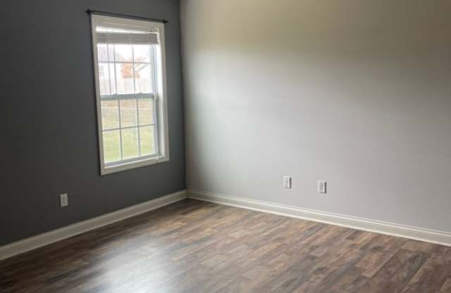 3 Bed/2 Bath Home with 2 Car Garage Gallery 3