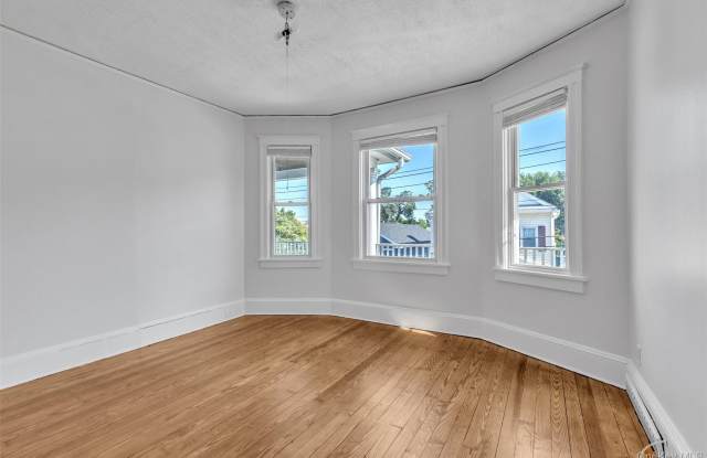 28 W Elizabeth Street Gallery 4
