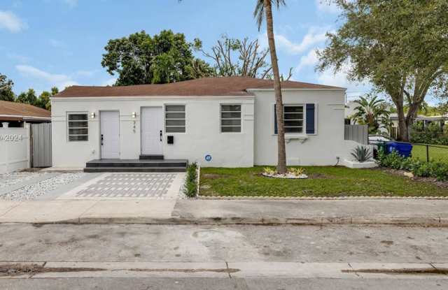 Stunning single-family home featuring 3 bedrooms/ 2 full bathrooms photos photos Stunning single-family home featuring 3 bedrooms/ 2 full bathrooms photos photos