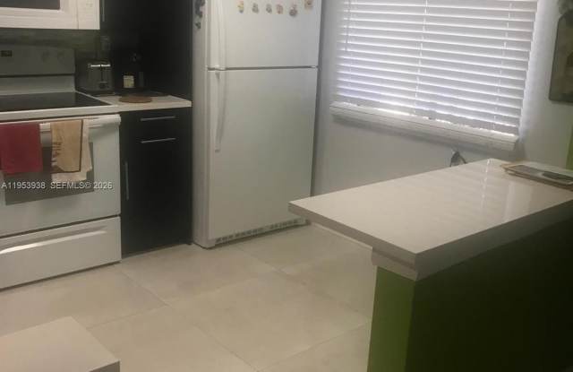 195 Lakeview Dr photos photos