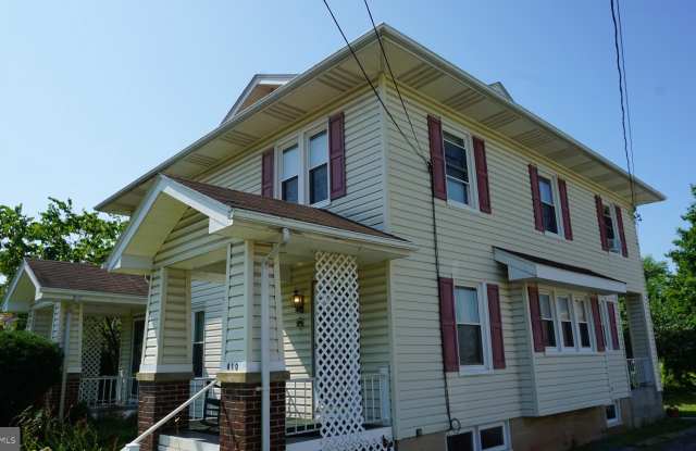 410 E BALTIMORE/412 STREET - 410 East Baltimore Street, Taneytown, MD 21787