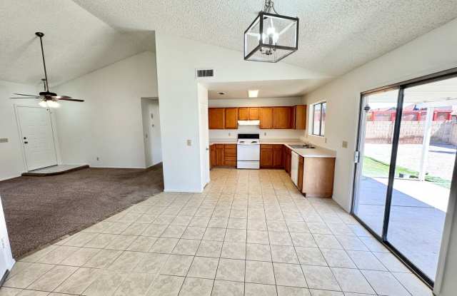 3 Bedroom 2 Bath Single Level Home! NO HOA Gallery 3