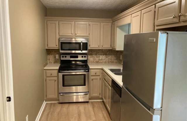 6110 Lakeside Court Gallery 4