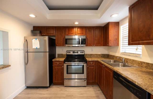 9235 SW 8th St photos photos