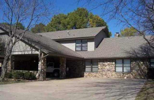 2504  E Sweetbriar  DR photos photos