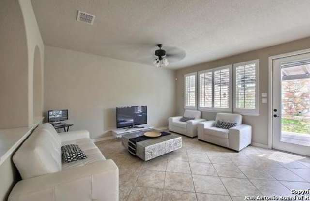 3906 WOODBRIDGE WAY Gallery 4
