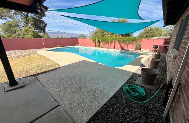 East- 3 bedroom/ 2 bathroom home with sparkling pool! photos photos