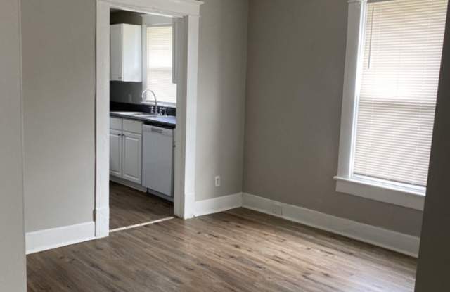 $500 Off First Month!  Updated 2 Bedroom Home Just Minutes from Downtown Chattanooga! Gallery 4