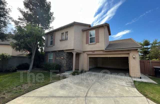 1408 North Chianni Ct - 1408 North Chianni Court, Visalia, CA 93291