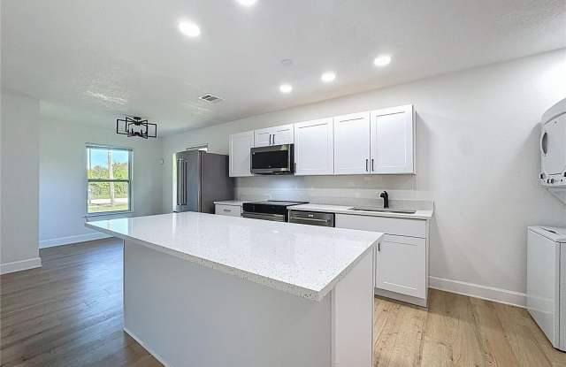 360 MISSION Road Gallery 2