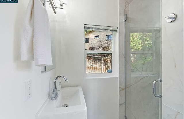 3382 Dwight Way Gallery 3