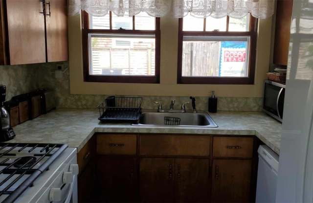 250 Cottage Walk Gallery 3