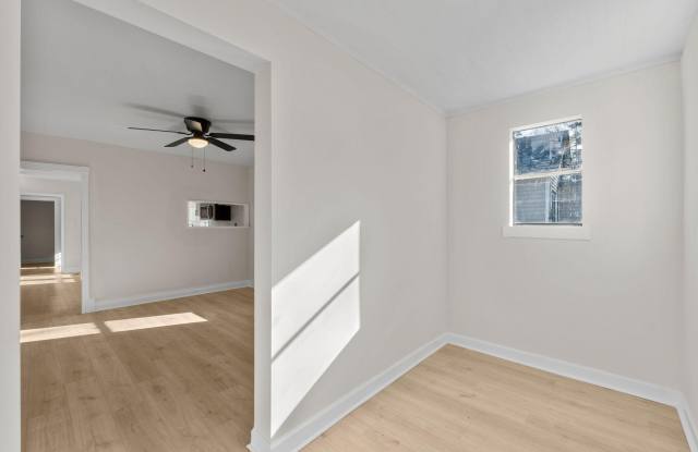 2833 Hazel Street Gallery 2
