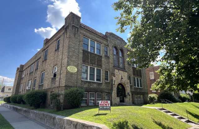 Charming Brick Historic Apartment in the Heart of Vibrant Hamline-Midway photos photos