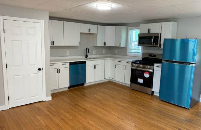 Amazing single-family house- 33 Davis St - 33 Davis Street, Middlesex County, MA 01879