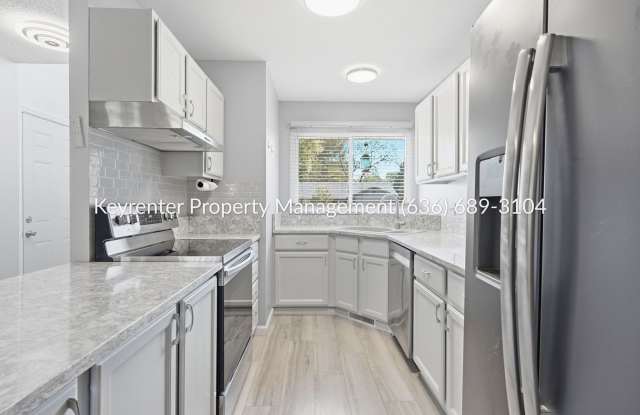 Spacious & Stylish 2-Bedroom Duplex with Attached Garage! Gallery 3
