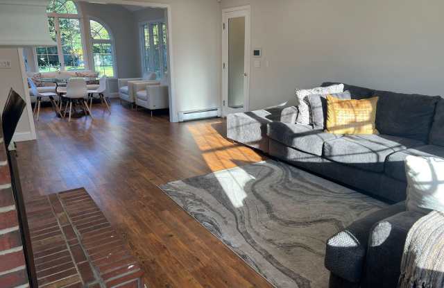 1578 N Bay Avenue Gallery 4