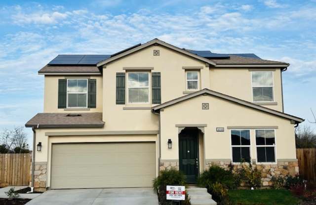 $3,350 West Fresno, 4 Beds + Loft - W. Norwich Ave / SOLAR! - 6008 West Norwich Avenue, Fresno, CA 93723