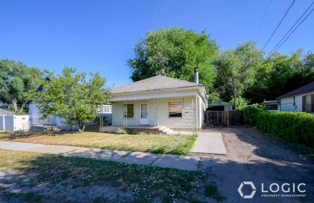 Great 2 Bedroom House on Dead End Street! photos photos