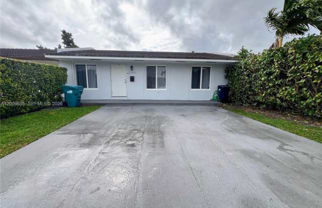12906 SW 52nd St photos photos