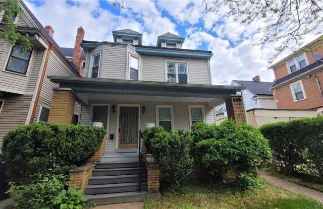558 Breckenridge St (UPPER) photos photos