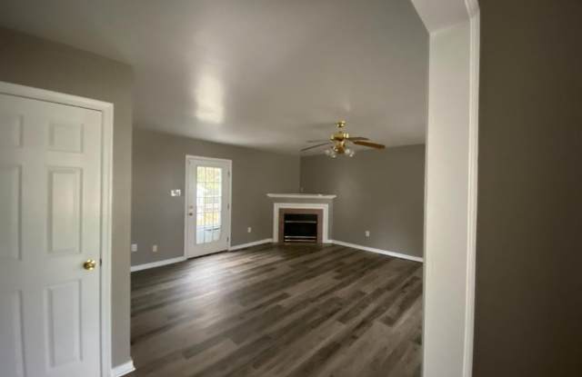 HOUSE AVAILABLE IN BAXTER RIDGE SUBDIVISION! **VIEW BY KEY DEPOSIT*** Gallery 4