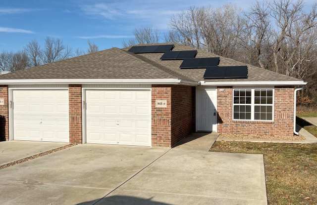 903 B West Gay St - 903 West Gay Street, Warrensburg, MO 64093