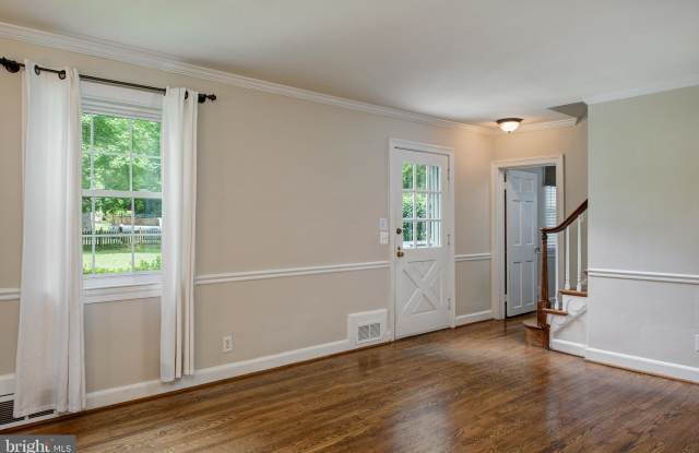 3128 HOLMES RUN ROAD Gallery 3