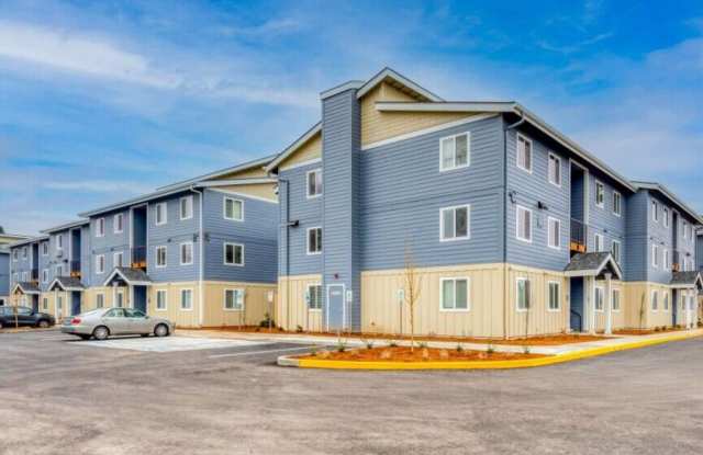 Queen Court Apartments Gallery 3
