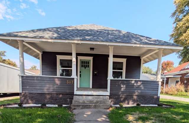 307 5th Avenue East photos photos