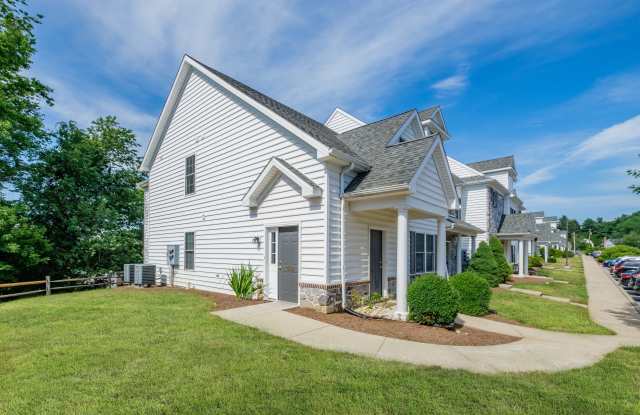335 College Manor Ave photos photos