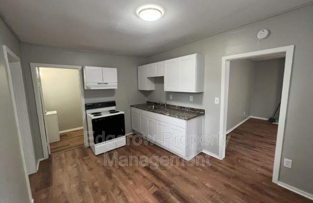 298 McLaughlin Avenue - 298 McLaughlin Avenue, Muskegon, MI 49442