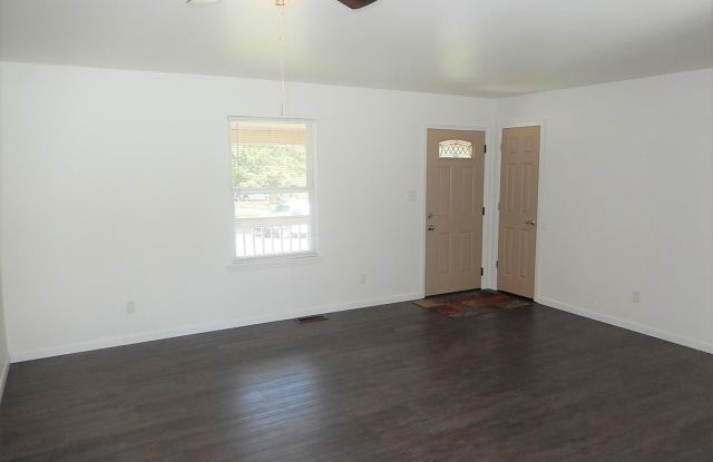 1016 Caspan Street photos photos