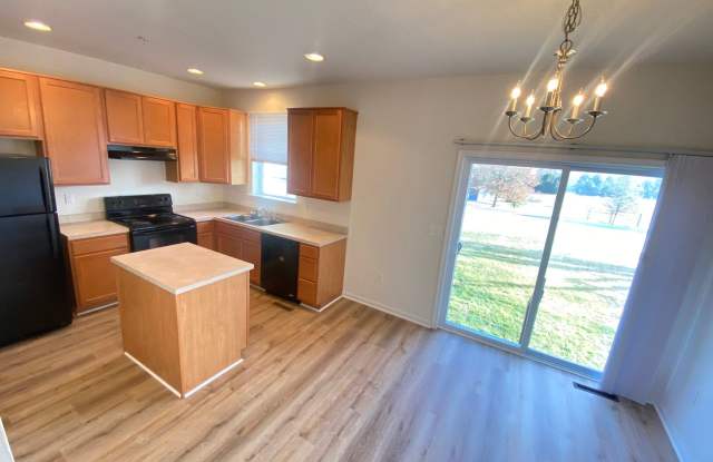 3 Bedroom 2.5 Bath Townhome- Spring Grove school district! - 395 Mesa Lane, York County, PA 17408