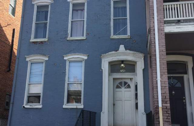 Spacious 2 Bedroom in Downtown-York City SD - 246 East Philadelphia Street, York, PA 17403