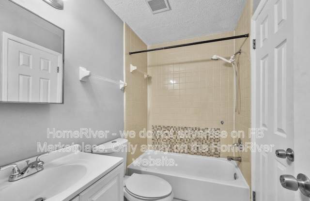3205 Bloomingdale Villas Ct Gallery 3