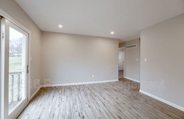 1109 E Sea Ave photos photos