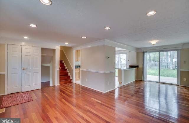 5502 TOBEGO COURT Gallery 3